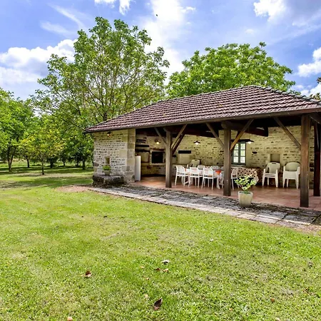 Prázdninový dům Amazing Home In Lonnes With Heated Swimming Pool Lonnes