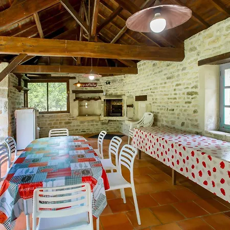 Amazing Home In Lonnes With Heated Swimming Pool Prázdninový dům *