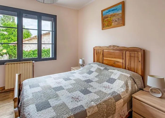 Lovely In With Heated Swimming Pool *